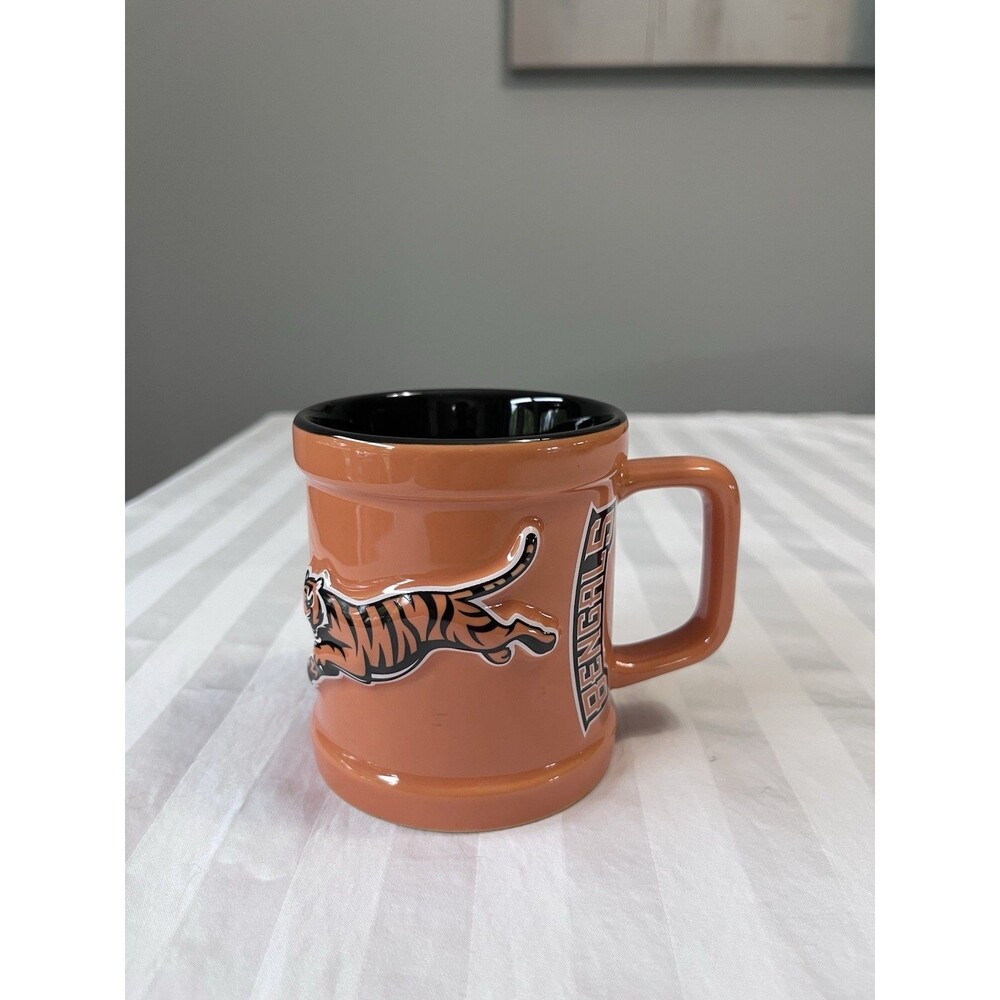 NWOT Cincinnati Bengals Sculpted Ceramic Coffee Mug 14oz 3D Tiger NFL Football